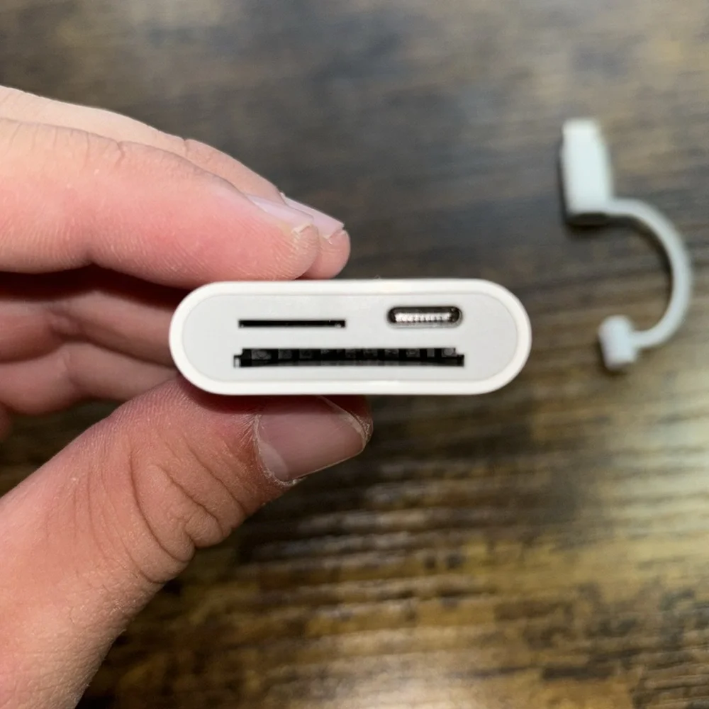 USB and USB-C adapter for SIM cards and SD cards